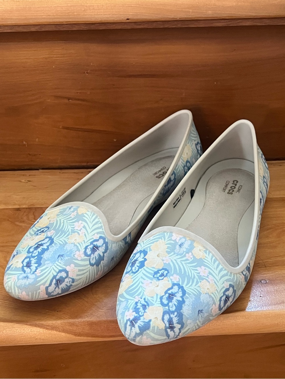 Crocs Eve Iconic Comfort Graphic Floral Ballet Flats | Women’s 8